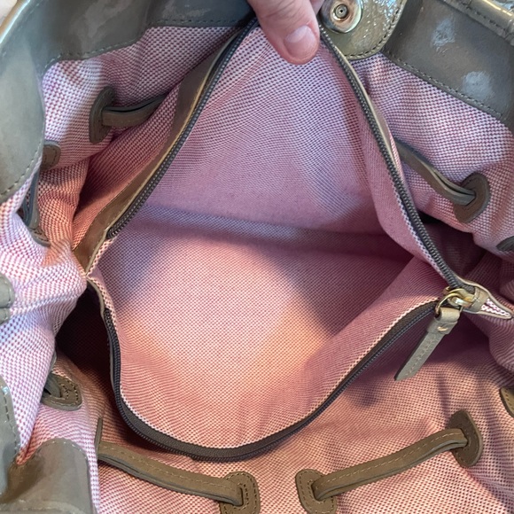 🌼 Summer Bag Blowout! 🌼 Rare Dooney & Bourke patent Leather Draw String Satchel - Picture 6 of 16